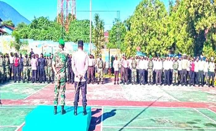 Kapolres dan Dandim Manggarai memimpin apel gabungan Polisi dan TNI dalam rangka memperkuat sinergisitas tugas dan pekerjaan
