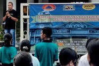 Kegiatan Bersih Lingkungan dan Bazar Paroki Pu'urere