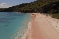 Wisata Pantai di Labuan Bajo Kabupaten Manggarai Barat. Foto: BPOPLF