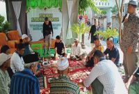 Suasana pengajian pada kegiatan Khitanan Massal Majelis Pengajian Al-Hikmah Perumahan Batu Ata Larantuka, Selasa (25/6/2024). Foto: Wentho Eliando
