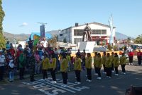 Lomba Gerak Jalan HUT Kemerdekaan di Kabupaten Flores Timur, Selasa (13/8/2024). Foto: Wentho Eliando