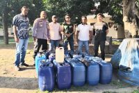 Polisi Sita Ratusan Liter Moke dan Sajam