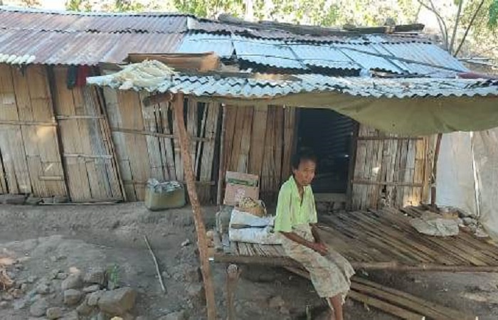 Rumah Reyot Heribertus Tegu (65) dan Maria Wonga (65), Warga Dusun Koro, Desa Reroroja, Kabupaten Sikka. Foto: florespos.net