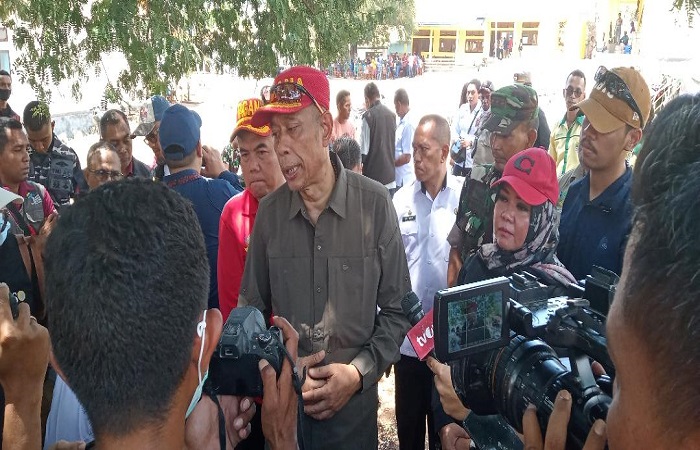 Wamensos RI, Agus Jabo berada di lokasi pengungsian Erupsi Gunung Api Lewotobi Laki-laki.