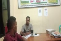 Korban Pengeroyok dan Penganiayaan saat melaporkan di polres Nagekeo, Minggu (23/2/2025) malam