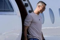 Gaya Cristiano Ronaldo naik pesawat(Pinterest)