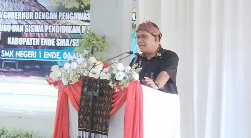 Akhiri Sambutan dengan Lagu Jangan Menyerah, Gubernur Minta Bupati di NTT Tidak Mengeluh jadi Pemimpin