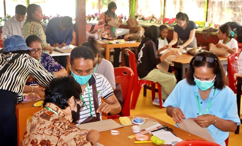 Disparbud Sikka Gelar Pelatihan Pengemasan Produk Lokal Kuliner Bagi Pelaku Kuliner