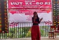 Penampilan siswa SMAn 8 Poco Ranaka, Manggarai Timur.