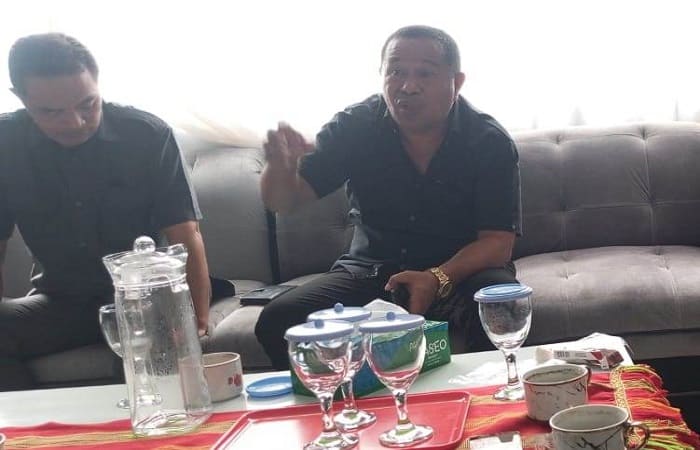 Silverius Sukur, Anggota DPRD Manggarai Barat (kanan).