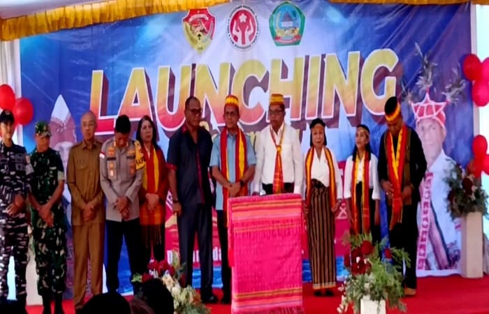 Gubernur Nusa Tenggara Timur Resmikan NTT Mart di Borong, Manggarai Timur, Senin (22/12/2025).