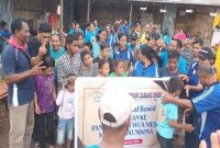 Tim Amal Sosial ITDM Cabang Ende pose bersama anak Panti Wua Mesu, Minggu (18/1/2026).