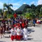 Umat Katolik Paroki Santo Yoef  Onekore berarak menuju gedung gereja mengikuti perayaan ekaristi Minggu Palma, Minggu (29/3/2026). (foto; Anton Harus)