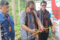 Bupati Manggarai Timur Agas Andreas saat peresmian air minum di SDK Wesang. 