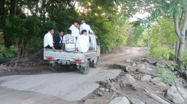 Kondisi Ruas Jalan Nobo-Nurabelen di Kecamatan Ile Bura Tertimbun Material Lahar Dingin