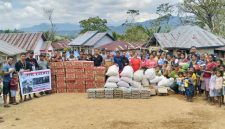 Ordo Karmel Distribusikan 3,7  Ton Beras ke Lokasi Terdampak Gempa di Reok Barat dan Reok