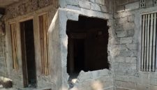 Salah satu rumah warga di Kabupaten Ende, Pulau Flores, NTT yang rusak akibat gempa berkekuatan 7,7 magnitudo