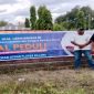 Gubernur Nusa Tenggara Timur (NTT) Melki Laka Lena mengunjungi warga terdampak gempa yang mengungsi di Posko IKAL Lemhannas Peduli di Desa Lengkosambi, Kecamatan Riung, Kabupaten Ngada, Sabtu (22/8/2026).