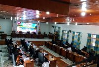 Suasana Rapat Paripurna Kedua dengan Agenda Pidato Pengantar Nota Keuangan atas Rancangan Perubahan APBD Kabupaten Flores Timur Tahun Anggaran 2026 di DPRD Flores Timur, Senin (21/9/2026).