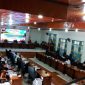 Suasana Rapat Paripurna Kedua dengan Agenda Pidato Pengantar Nota Keuangan atas Rancangan Perubahan APBD Kabupaten Flores Timur Tahun Anggaran 2026 di DPRD Flores Timur, Senin (21/9/2026).