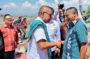 Wabup Ngada, Bernadinus Dhey Ngebu (kanan) terimapejabat Kemenko Pangan di Bajawa, Kamis (24/9/2026).