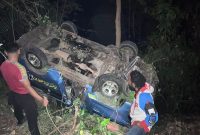 Aparat Kepolisian Resor Ngada lakukan olahTKP LakalantasTunggal.