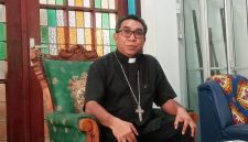 Uskup Larantuka Mgr Yohanes Hans Monteiro