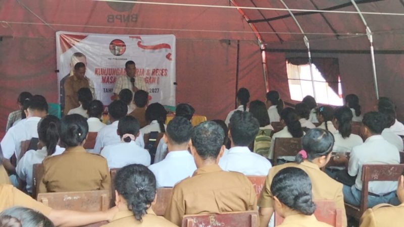 Anggota DPRD Provinsi NT Patris Lali Wolo menggelar reses di SMAK Baleriwu, Kecamatan Aesesa, Senin (26/10/2026).