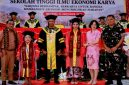 wisudawan STIE Ruteng.