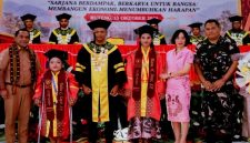 wisudawan STIE Ruteng.